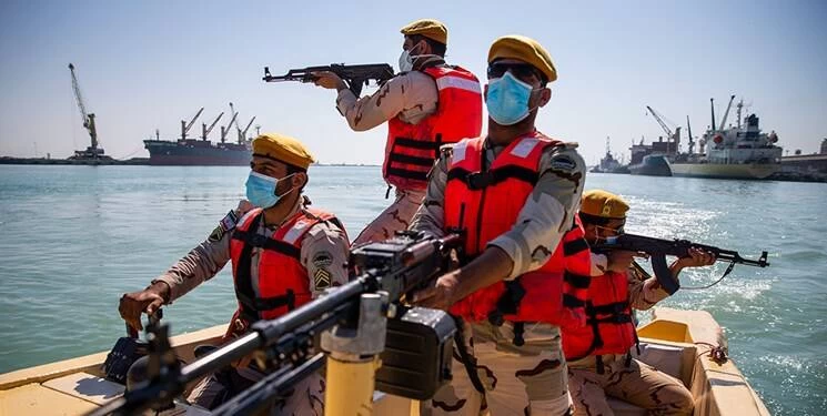 همکاری مرزبانی ایران و گارد ملی امارات در زمینه جرائم مرزهای مشترک دریایی