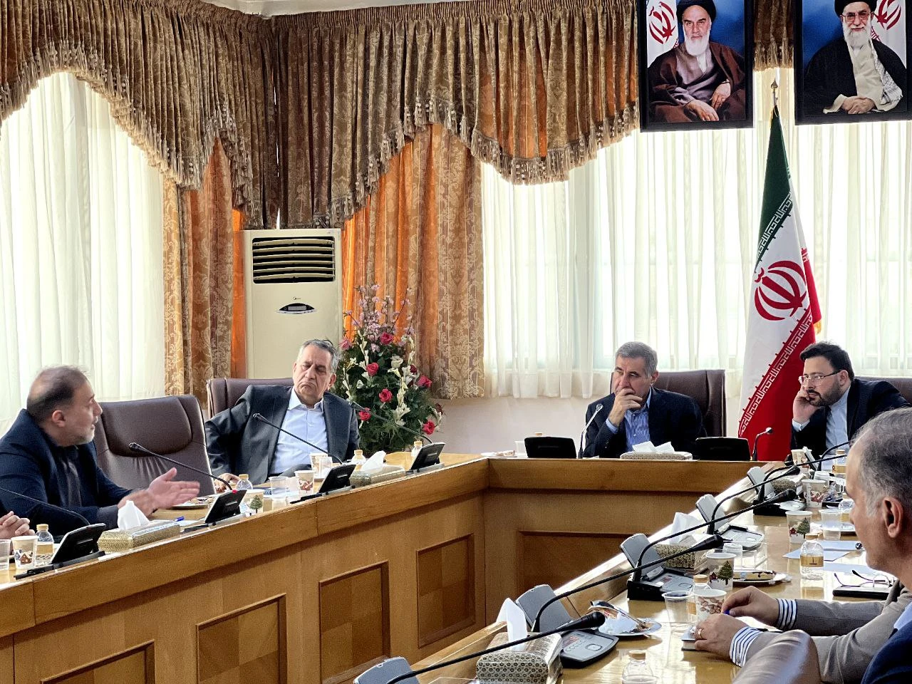 بررسی چالشهای کشتیرانی ایران